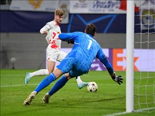 لیگ قهرمانان اروپا؛ یووه توسط رقیب طارمی از صعود بازماند/ باخت رئال و شکست سنگین تیمِ مدافع تیم ملی