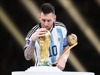 معرفی بهترین‌های جام جهانی ۲۰۲۲؛ مسی توپ طلا گرفت، مارتینس دستکش طلایی + عکس