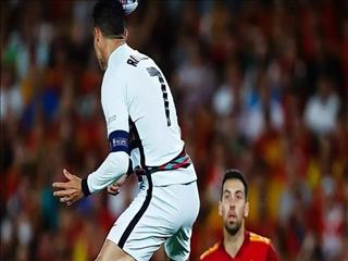 کاپیتان بارسلونا همبازی رونالدو می شود؟