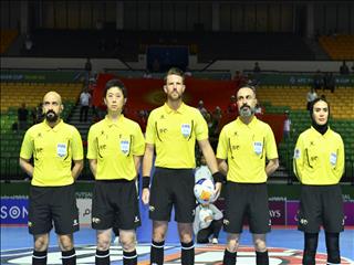 تصاویری از قضاوت داوران ایرانی در روز دوم جام ملت های فوتسال آسیا ۲۰۲۴ تایلند
