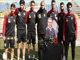 ادای احترام پرسپولیسی‌ها به مهرداد میناوند/ باقری و سیدجلال پابه توپ شدند+عکس