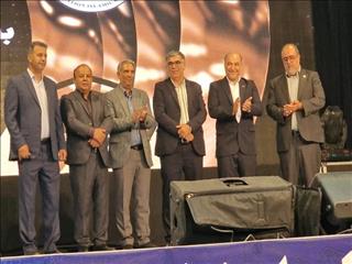 تجلیل از عضو هیات مدیره گیتی‌پسند در جشن خانواده فوتبال اصفهان
