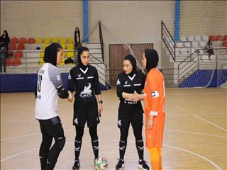 تصاویری از دیدار مس کرمان و گلبرگ تاکستان