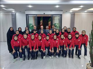 دیدار صمیمی رئیس فدراسیون با تیم ملی فوتسال زنان